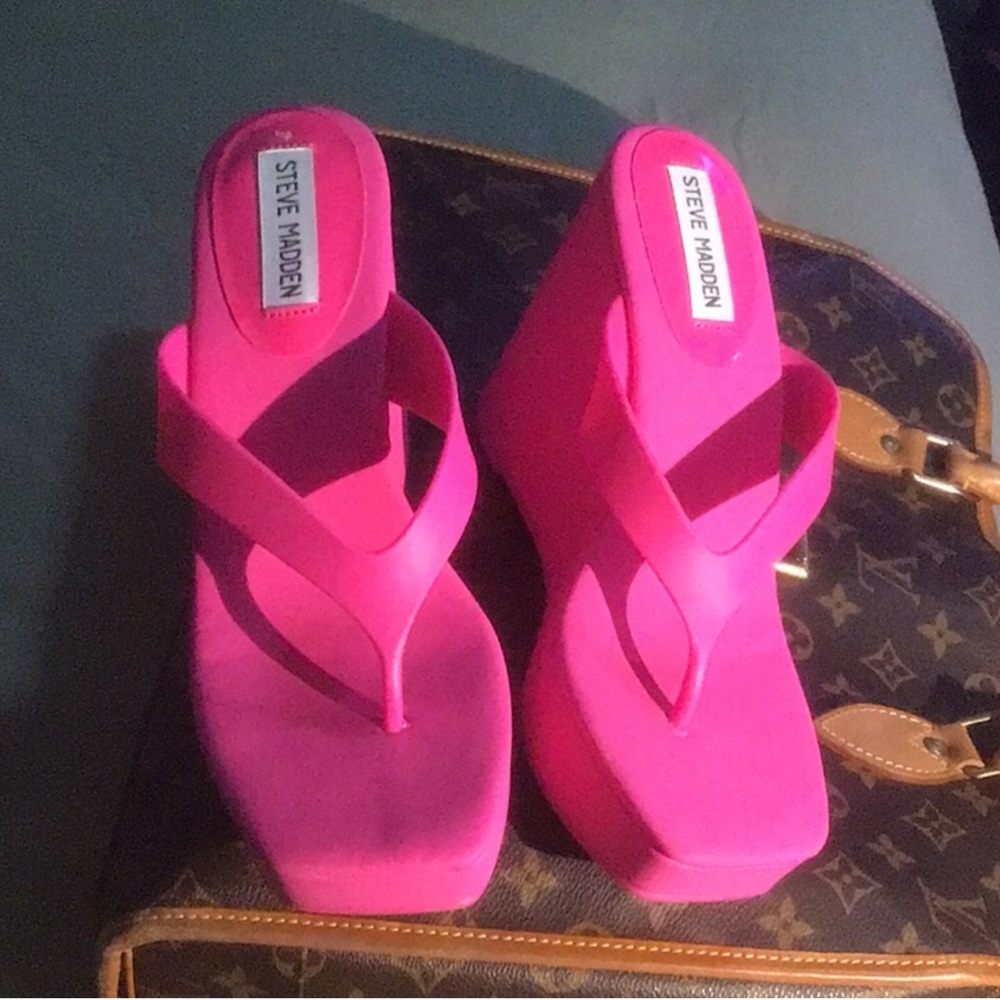 New…Steve Madden wedges